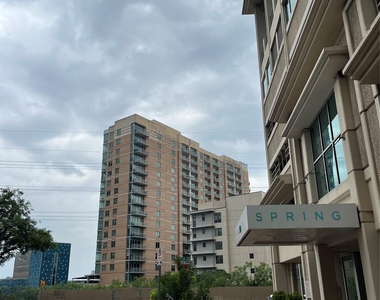 300 Bowie St - Photo Thumbnail 14