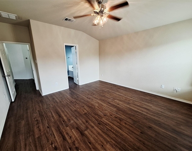 325 Comal Run - Photo Thumbnail 19