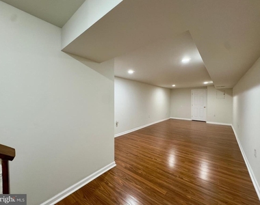 816 W 37th Street - Photo Thumbnail 7