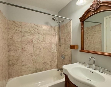 816 W 37th Street - Photo Thumbnail 6