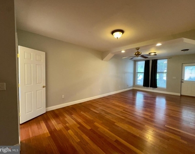 816 W 37th Street - Photo Thumbnail 12
