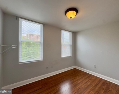 816 W 37th Street - Photo Thumbnail 17