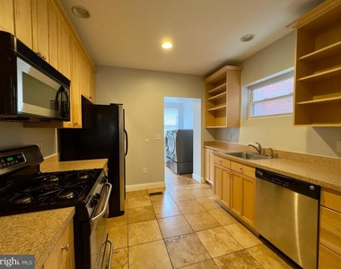 816 W 37th Street - Photo Thumbnail 10
