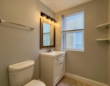 816 W 37th Street - Photo Thumbnail 15