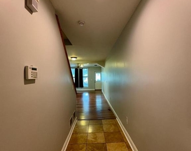 816 W 37th Street - Photo Thumbnail 11