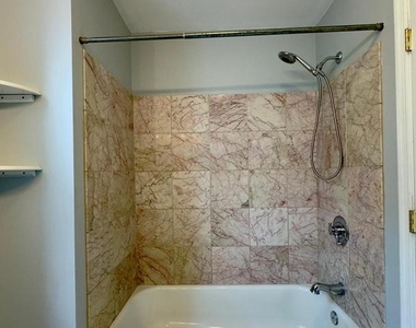 816 W 37th Street - Photo Thumbnail 16