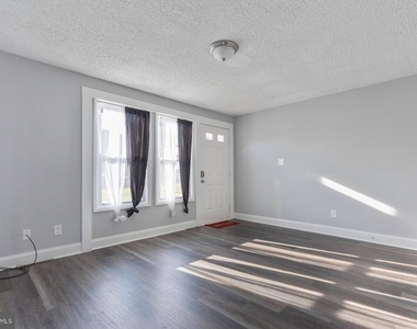 4711 Navarro Avenue - Photo Thumbnail 15