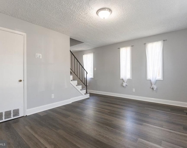 4711 Navarro Avenue - Photo Thumbnail 6
