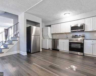 4711 Navarro Avenue - Photo Thumbnail 8
