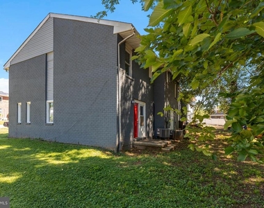 4711 Navarro Avenue - Photo Thumbnail 5