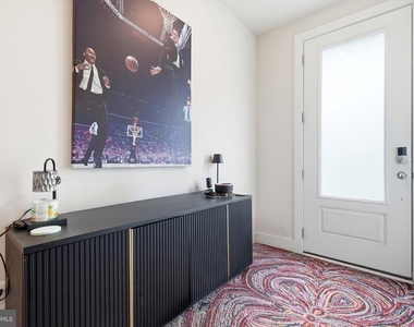 153 Locke St - Photo Thumbnail 4