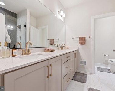 153 Locke St - Photo Thumbnail 23