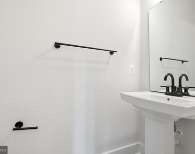 153 Locke St - Photo Thumbnail 11