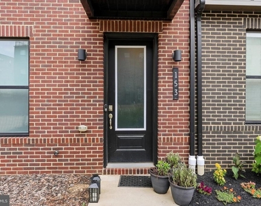 153 Locke St - Photo Thumbnail 3