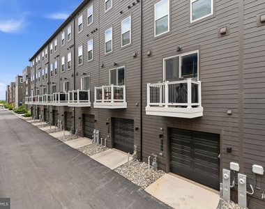 153 Locke St - Photo Thumbnail 37