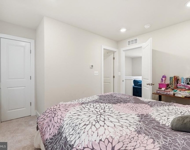 153 Locke St - Photo Thumbnail 34