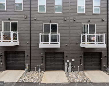153 Locke St - Photo Thumbnail 38