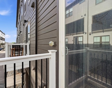 153 Locke St - Photo Thumbnail 20