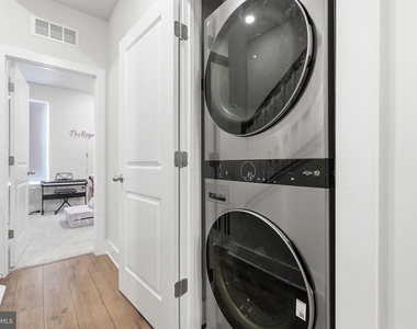 153 Locke St - Photo Thumbnail 25