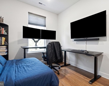 153 Locke St - Photo Thumbnail 6