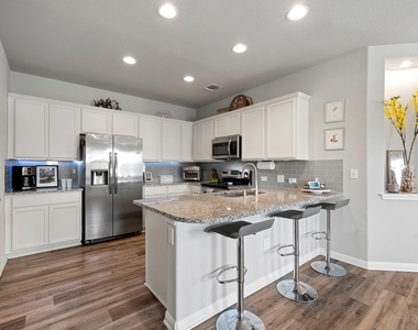 1701 Logan Dr - Photo Thumbnail 4