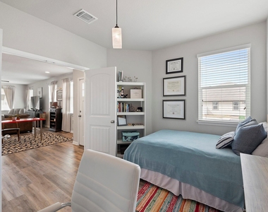 1701 Logan Dr - Photo Thumbnail 14