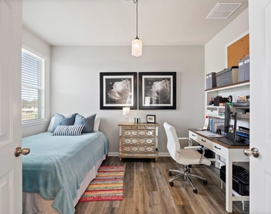 1701 Logan Dr - Photo Thumbnail 13