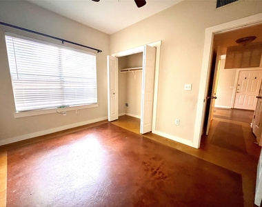 2106 Cullen Ave - Photo Thumbnail 8