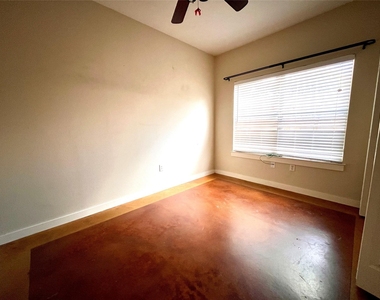 2106 Cullen Ave - Photo Thumbnail 7