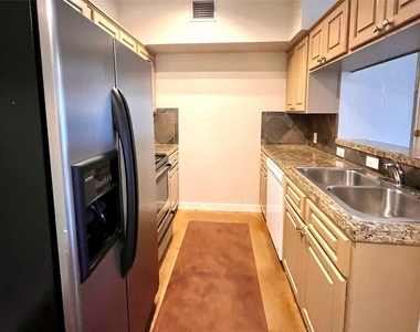 2106 Cullen Ave - Photo Thumbnail 5