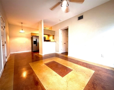 2106 Cullen Ave - Photo Thumbnail 3