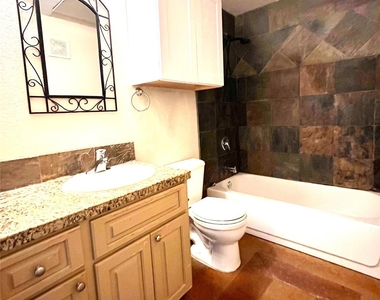 2106 Cullen Ave - Photo Thumbnail 10