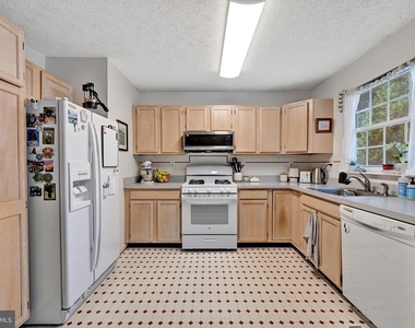 350 Long Meadow Way - Photo Thumbnail 11