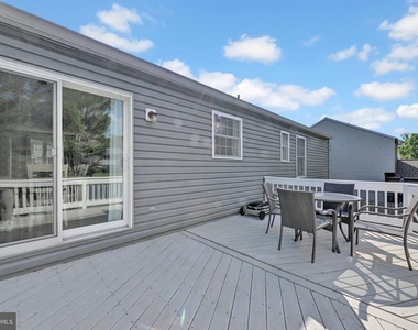 350 Long Meadow Way - Photo Thumbnail 3