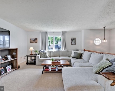 350 Long Meadow Way - Photo Thumbnail 7