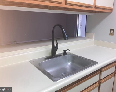 1117 Castle Harbour Way - Photo Thumbnail 8