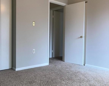 1117 Castle Harbour Way - Photo Thumbnail 13