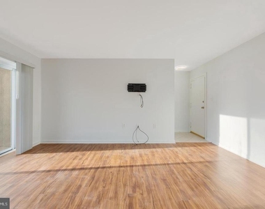 350 Gatewater Court - Photo Thumbnail 7