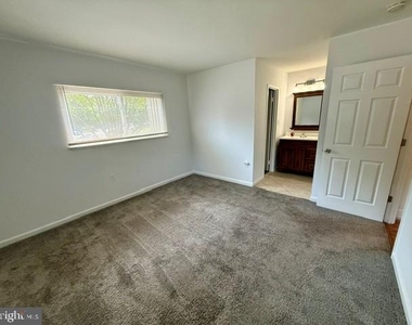 350 Gatewater Court - Photo Thumbnail 16