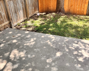 301 12th St - Photo Thumbnail 17