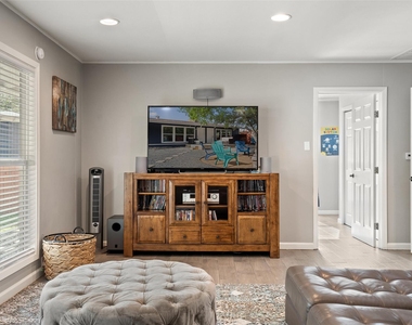35 Presidio Rd - Photo Thumbnail 3