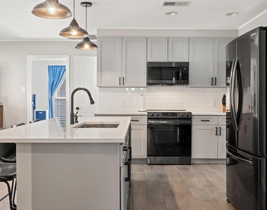 35 Presidio Rd - Photo Thumbnail 5