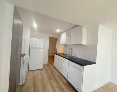 1119 Spur St - Photo Thumbnail 4