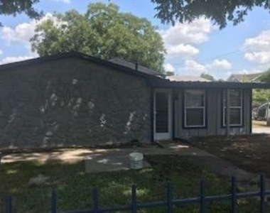 1119 Spur St - Photo Thumbnail 1