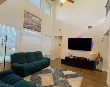 14710 Stillman Bnd - Photo Thumbnail 9