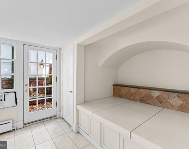 3341 Dent Place Nw - Photo Thumbnail 10