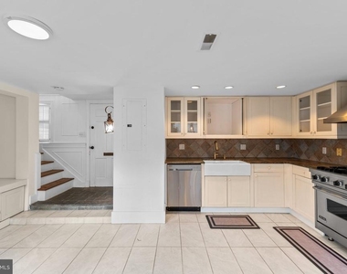 3341 Dent Place Nw - Photo Thumbnail 8