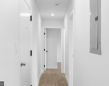 324 61st Street Ne - Photo Thumbnail 2