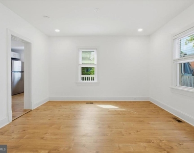 3013 5th Street Se - Photo Thumbnail 9