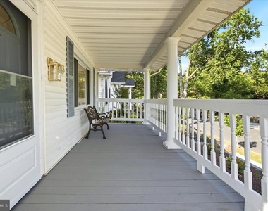 3013 5th Street Se - Photo Thumbnail 4